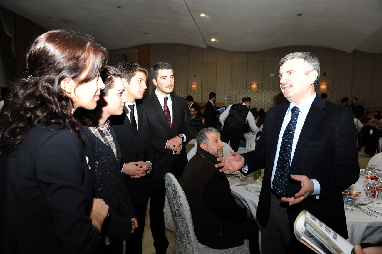 Başkan Akyürek İstanbul'daki Konyalı Öğrencilerle Buluştu