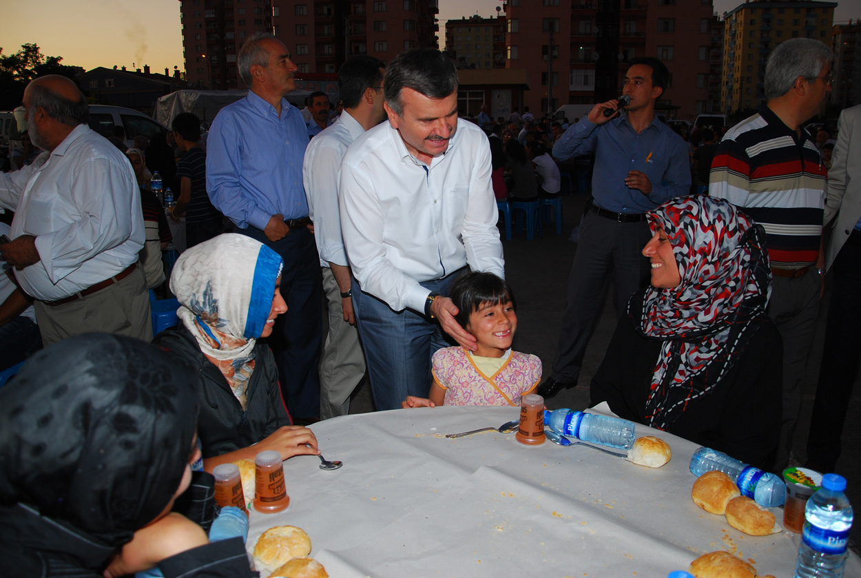 İlk Mahalle İftarı Bosna Hersek Mahallesi'nde