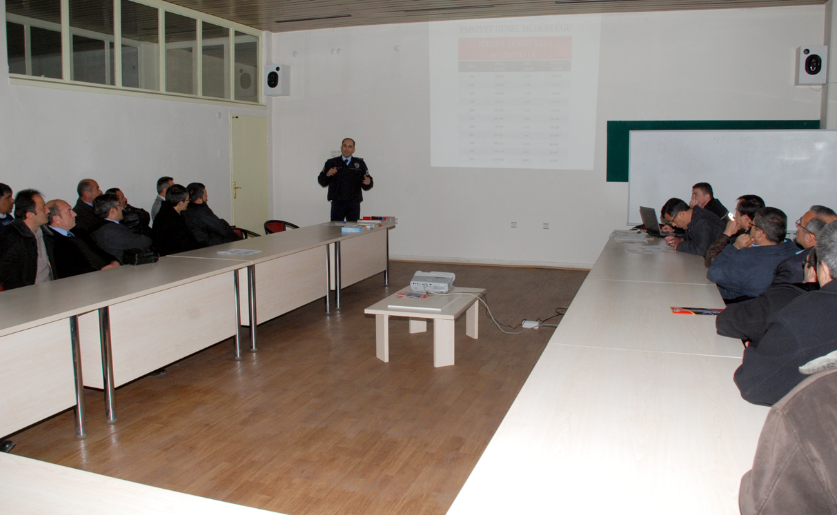 Otobüs Şoförlerine Trafik Konulu Eğitim Semineri