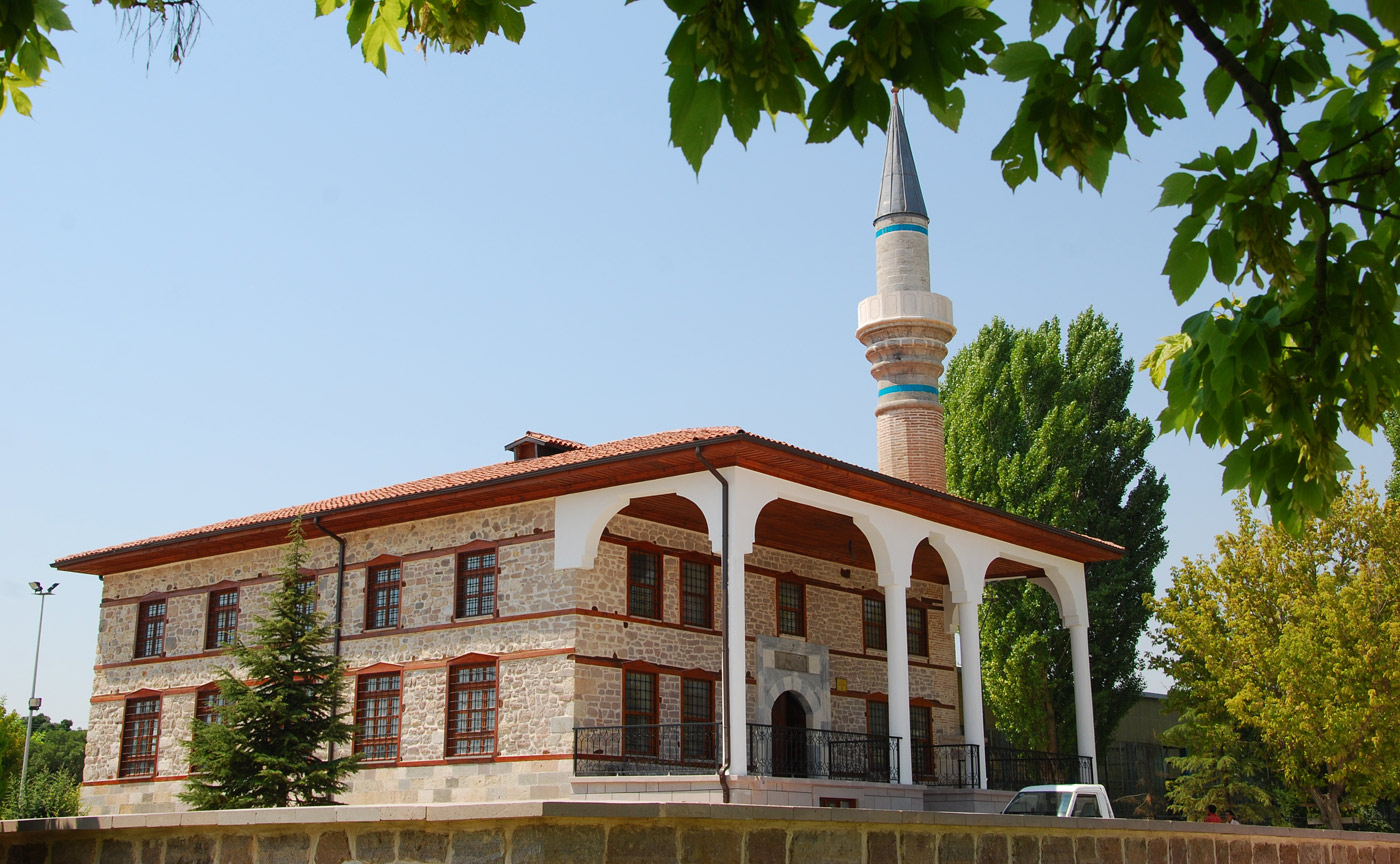 Tarihi Camileri Gelecek Kuşaklara Ulaştıralım