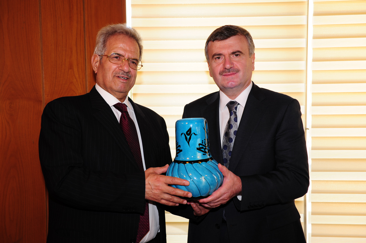Filistinli ve Çinli Heyetten Büyükşehir'e Ziyaret