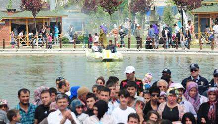 Hıdırellez Coşkusu Parklarda Yaşandı