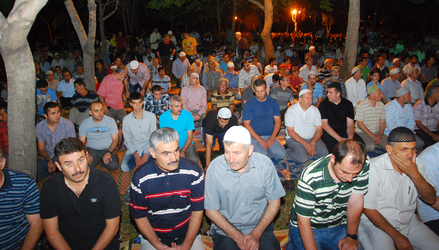 Tarihi Namazgah ve Mevlana Türbesi'nde Kadir Gecesi