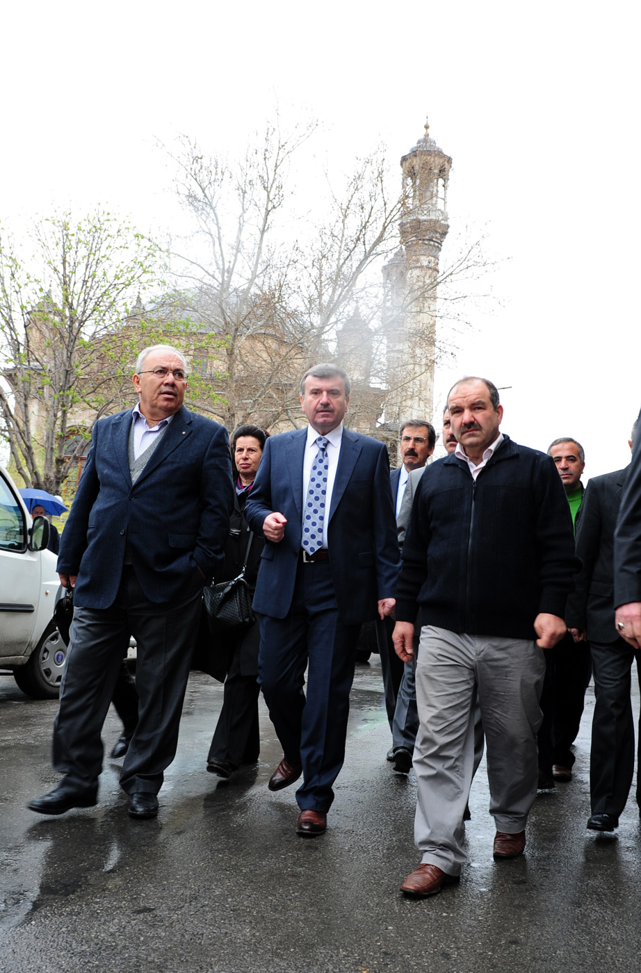 Mevlana Türbesi Önüne Meydan Yapılıyor