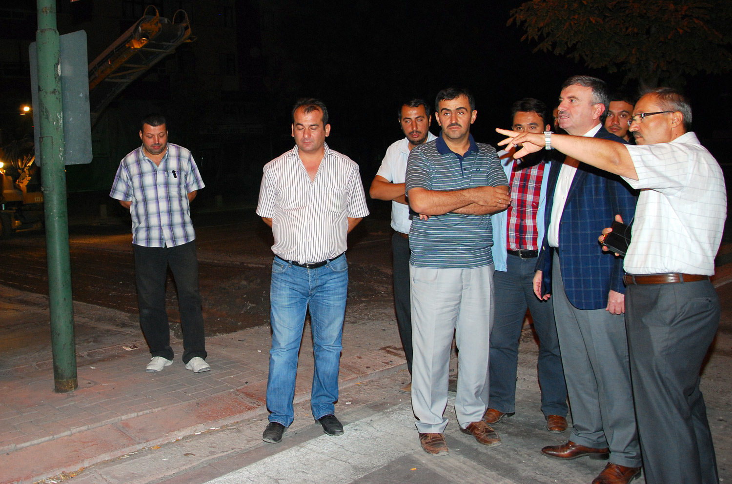 Başkan Akyürek Kerkük Caddesi'ndeki Gece Çalışmasını İnceledi
