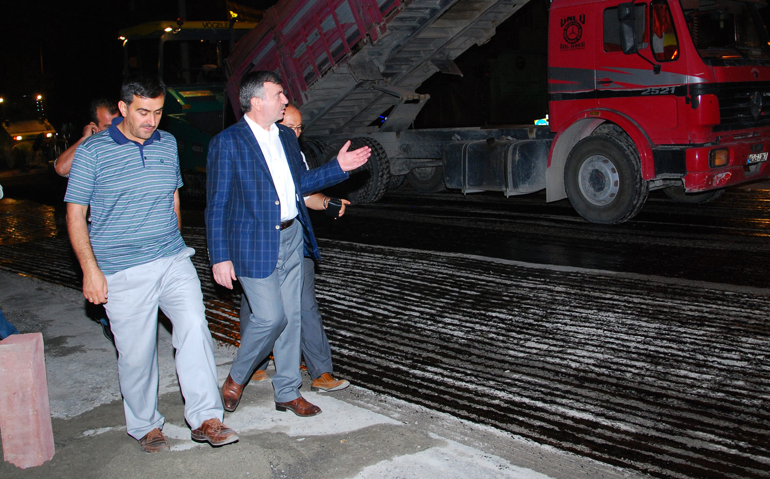 Başkan Akyürek Kerkük Caddesi'ndeki Gece Çalışmasını İnceledi