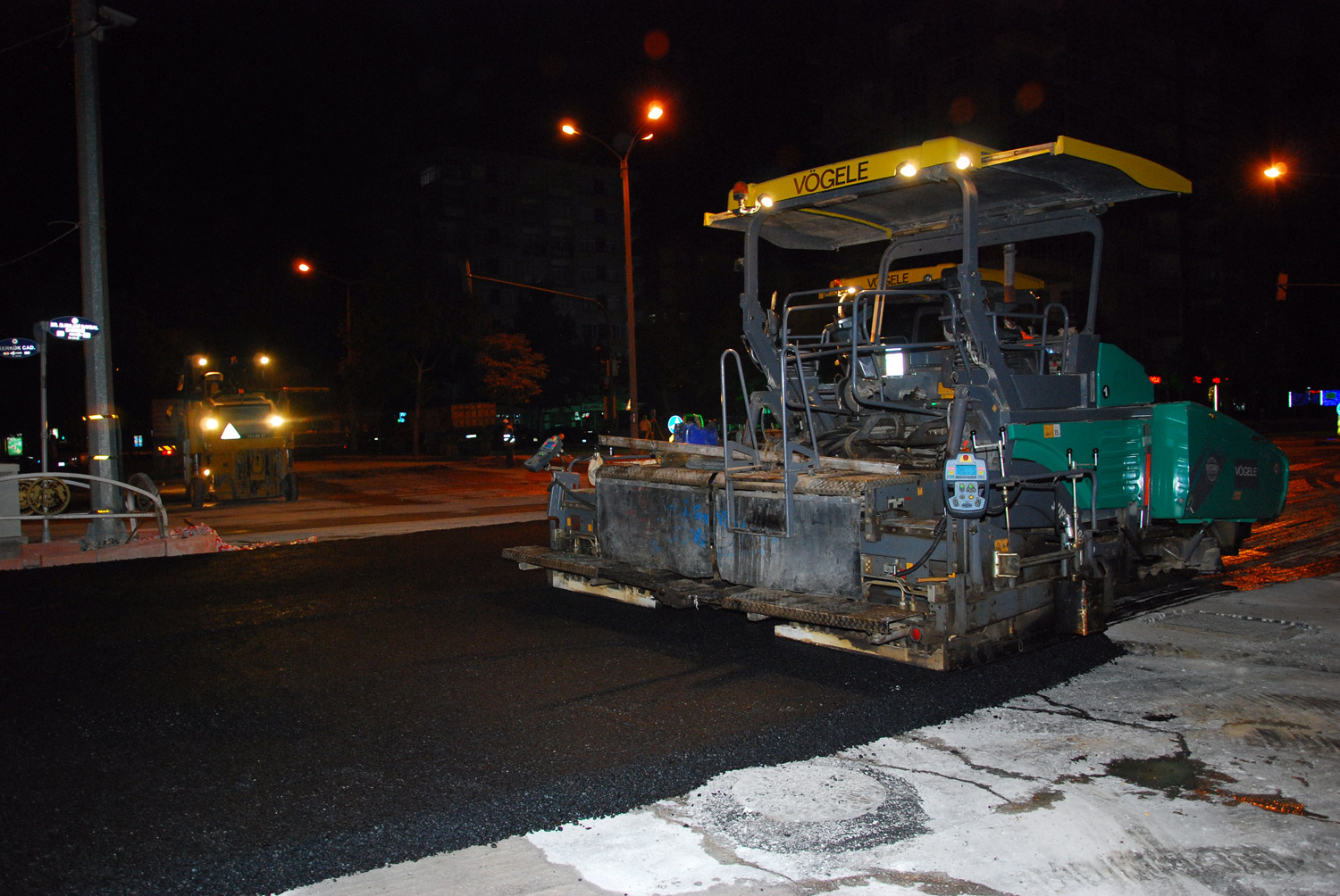 Başkan Akyürek Kerkük Caddesi'ndeki Gece Çalışmasını İnceledi