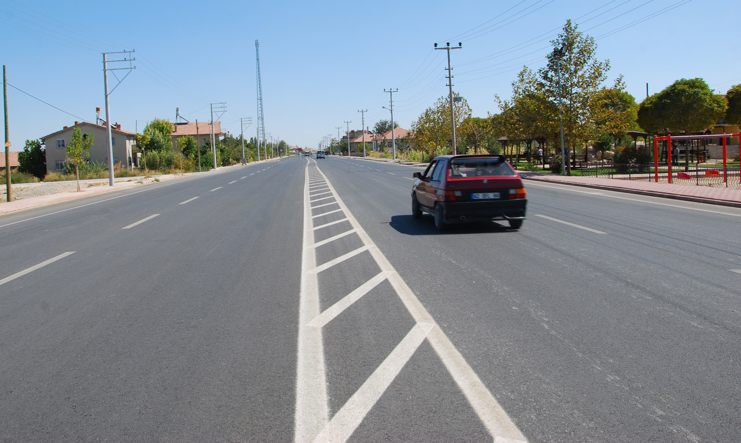 Saraçoğlu Mahallesi'nde 11 Kilometrelik Cadde Asfaltlandı