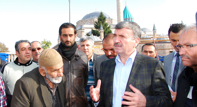 Başkan Akyürek Türbeönü Meydanı'nda İnceleme Yaptı