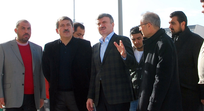 Başkan Akyürek Türbeönü Meydanı'nda İnceleme Yaptı