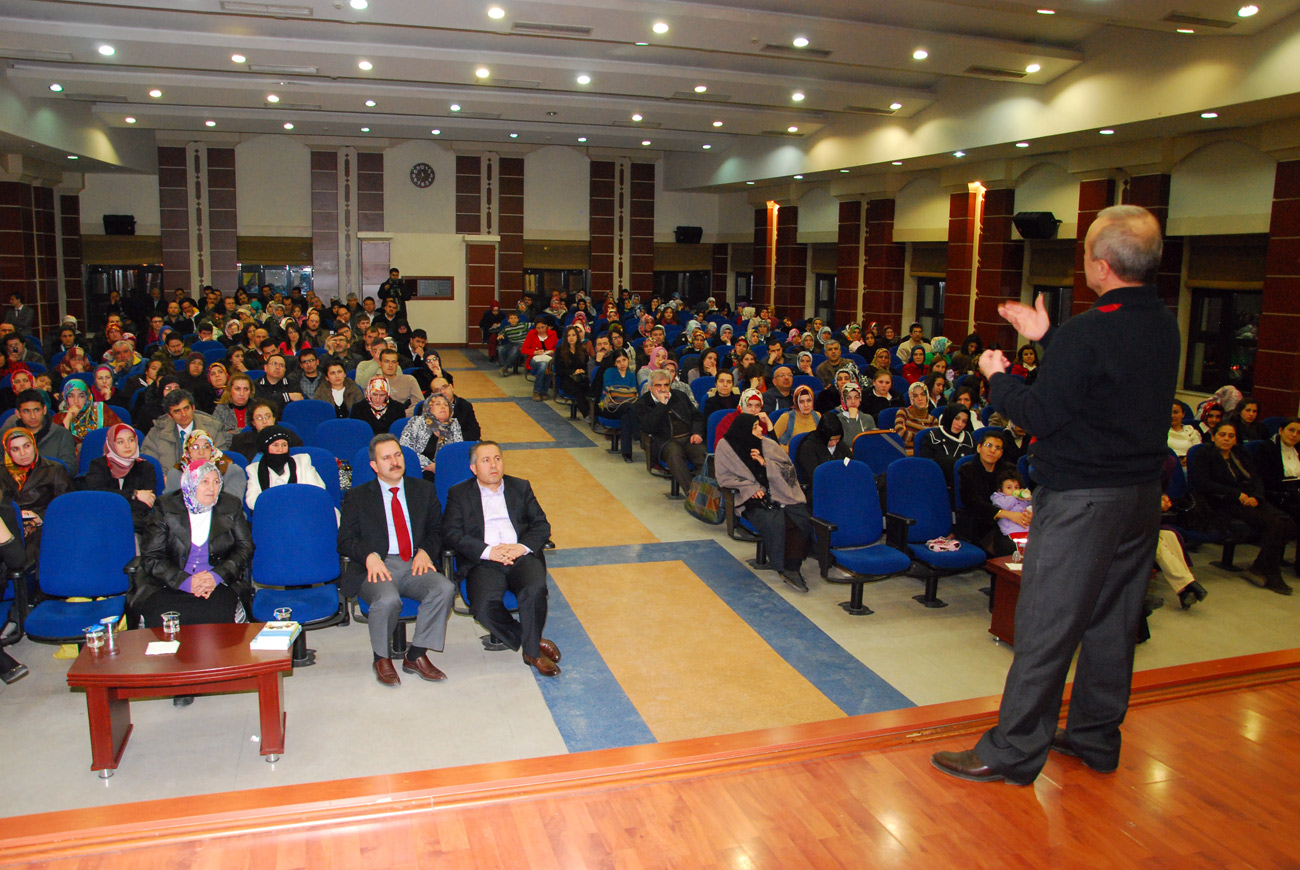 Huzur Şehrinde Sevgi Konferansları Devam Ediyor