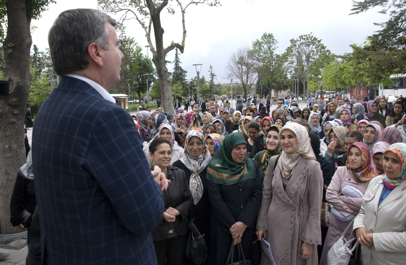 Bayanlara 'Anneler Günü'nde Çanakkale Gezisi