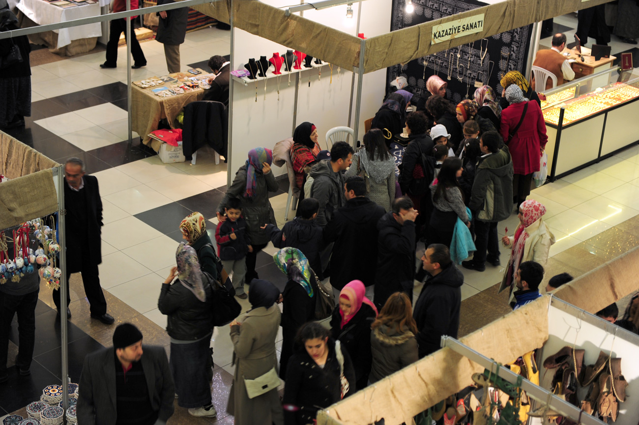 Geleneksel Türk El Sanatları Şöleni İlgi Görüyor
