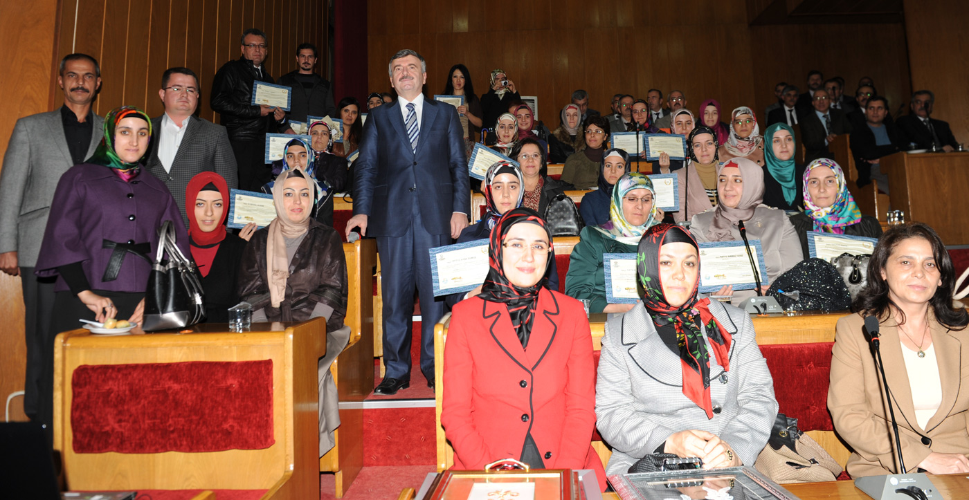 'Hünerli Eller'de Dereceye Girenlere Ödülleri Verildi