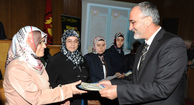 'Hünerli Eller'de Dereceye Girenlere Ödülleri Verildi