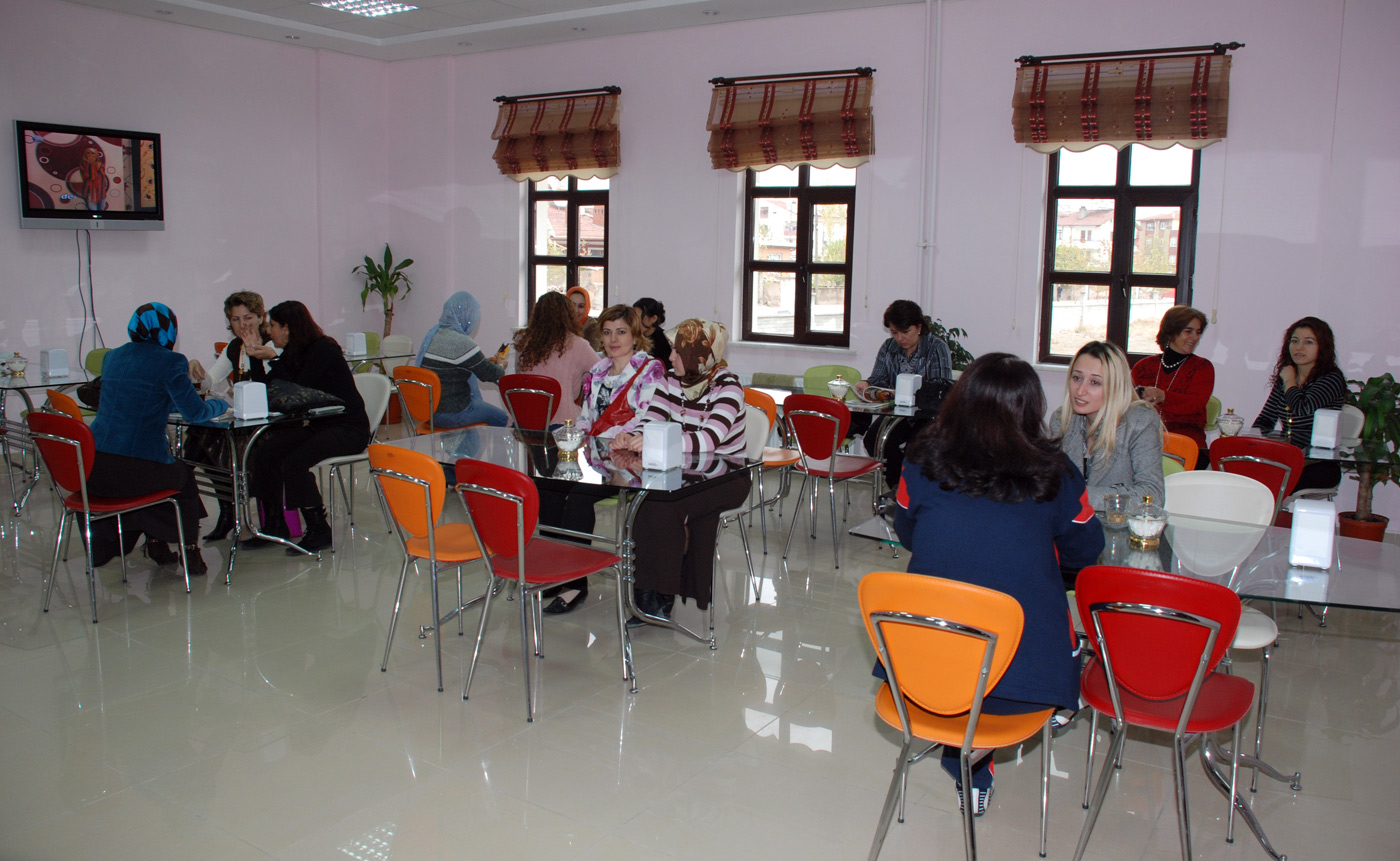 Hanımlar Lokalleri, Çalışanlar İçin Hafta Sonları Hizmet Verecek