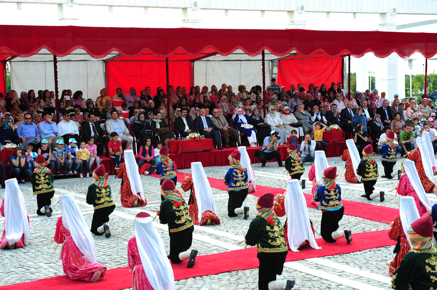 Altın Dokunuşlar Sergisi 1.111 Eserle Açıldı