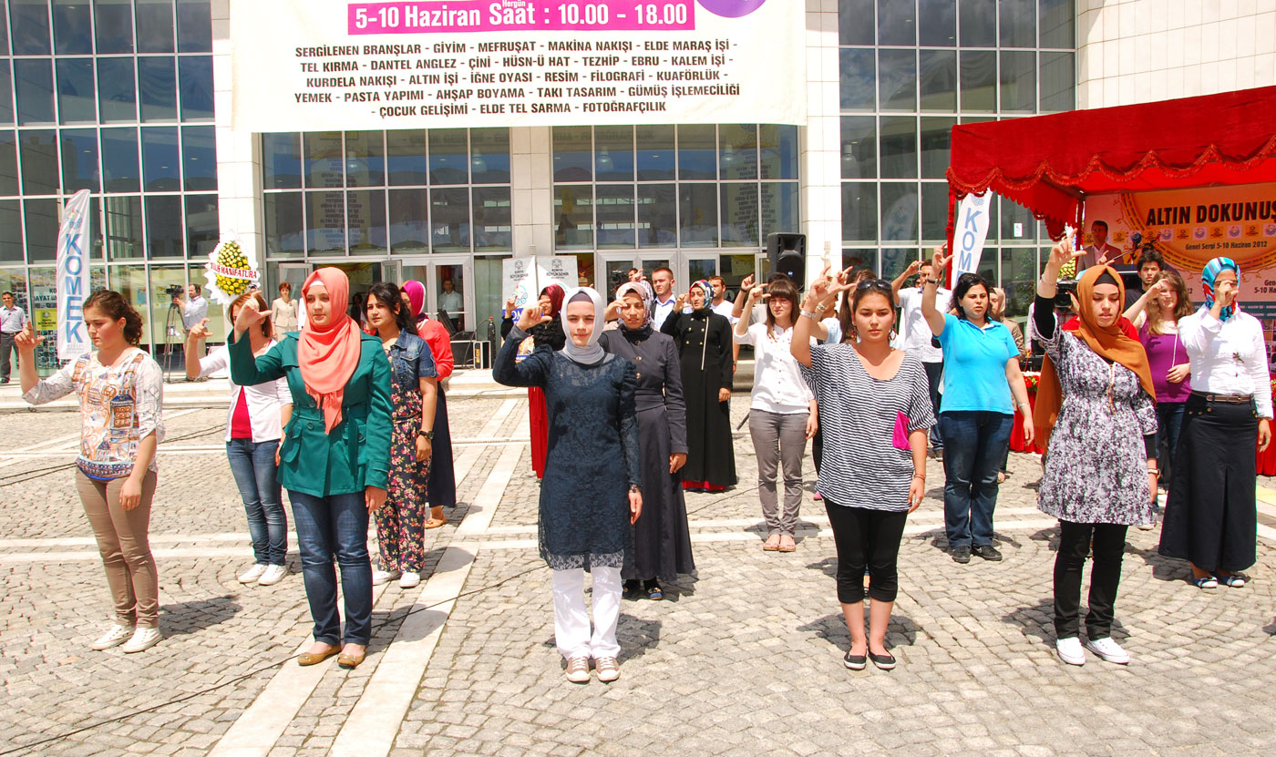 Altın Dokunuşlar Sergisi 1.111 Eserle Açıldı
