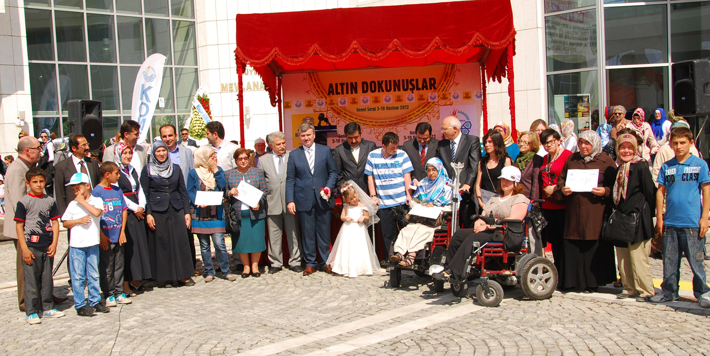 Altın Dokunuşlar Sergisi 1.111 Eserle Açıldı