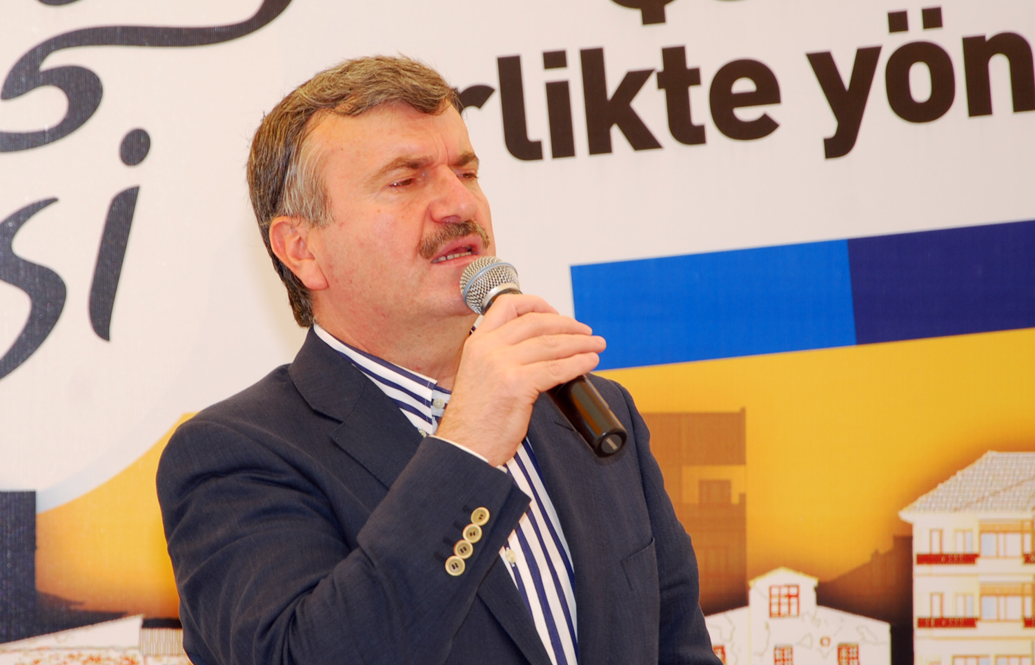 Büyükşehir'den Asfaltta Türkiye Rekoru