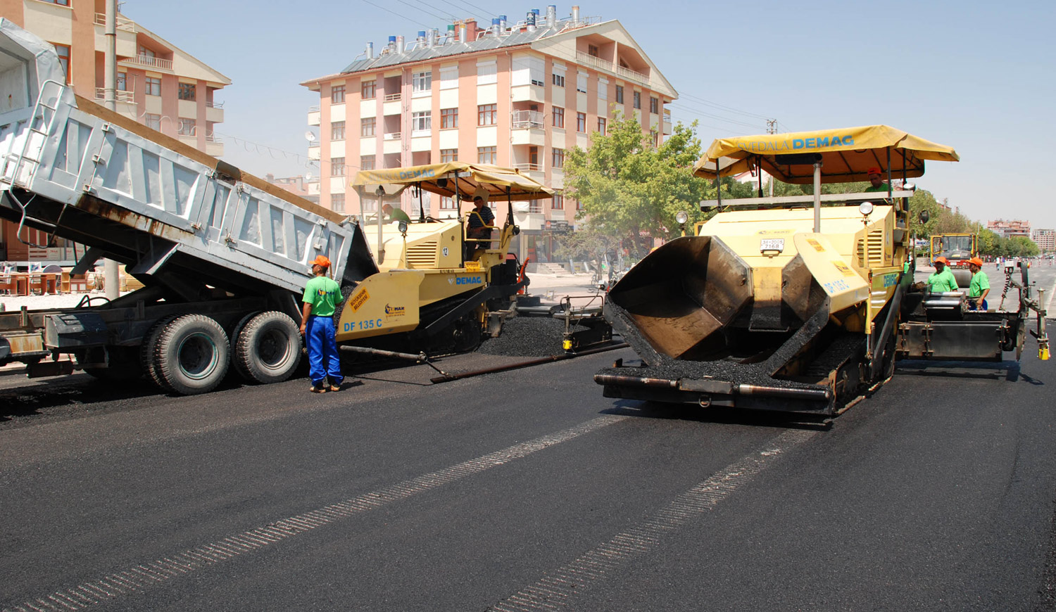 Büyükşehir'den Asfaltta Türkiye Rekoru