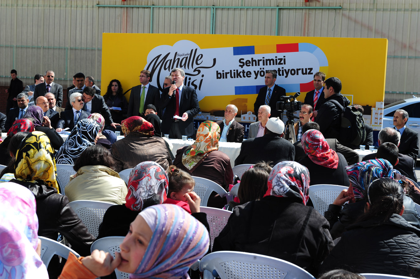 Başkan Tahir Akyürek Mahalle Meclisi'nde