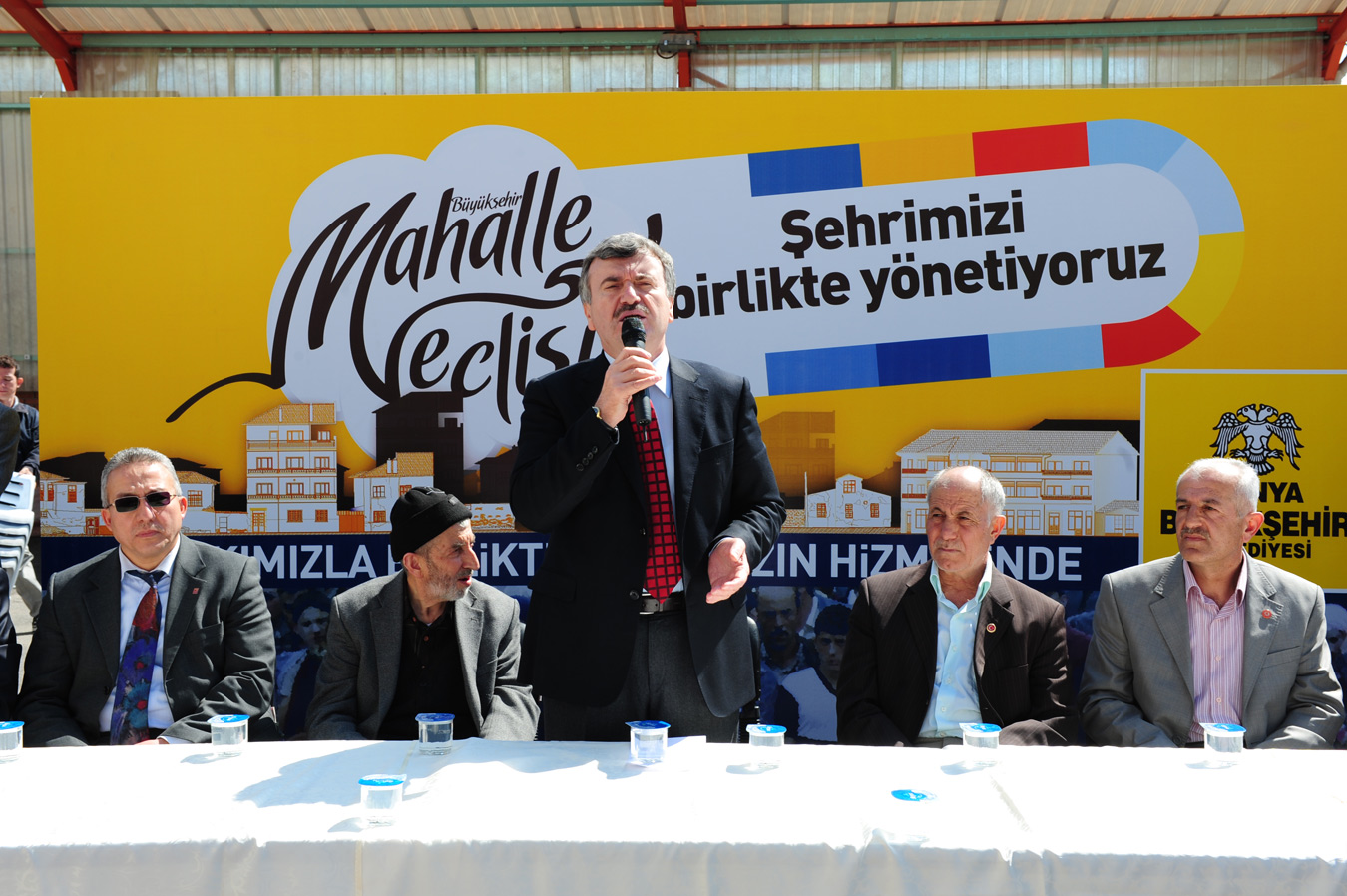 Başkan Tahir Akyürek Mahalle Meclisi'nde