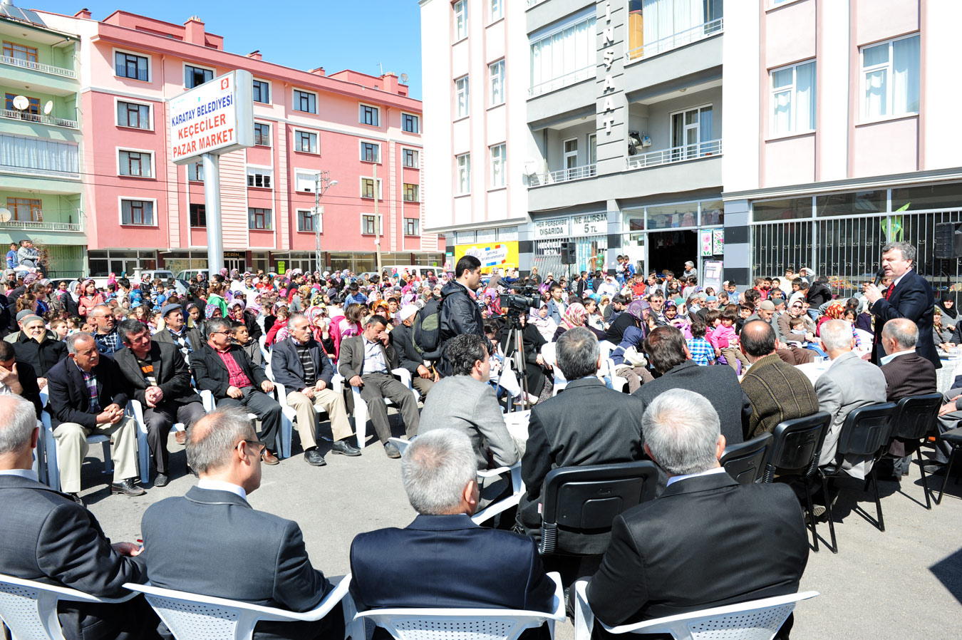 Başkan Tahir Akyürek Mahalle Meclisi'nde