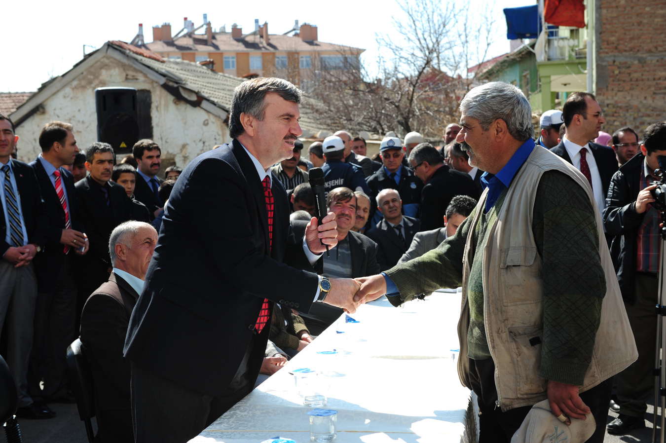 Başkan Tahir Akyürek Mahalle Meclisi'nde