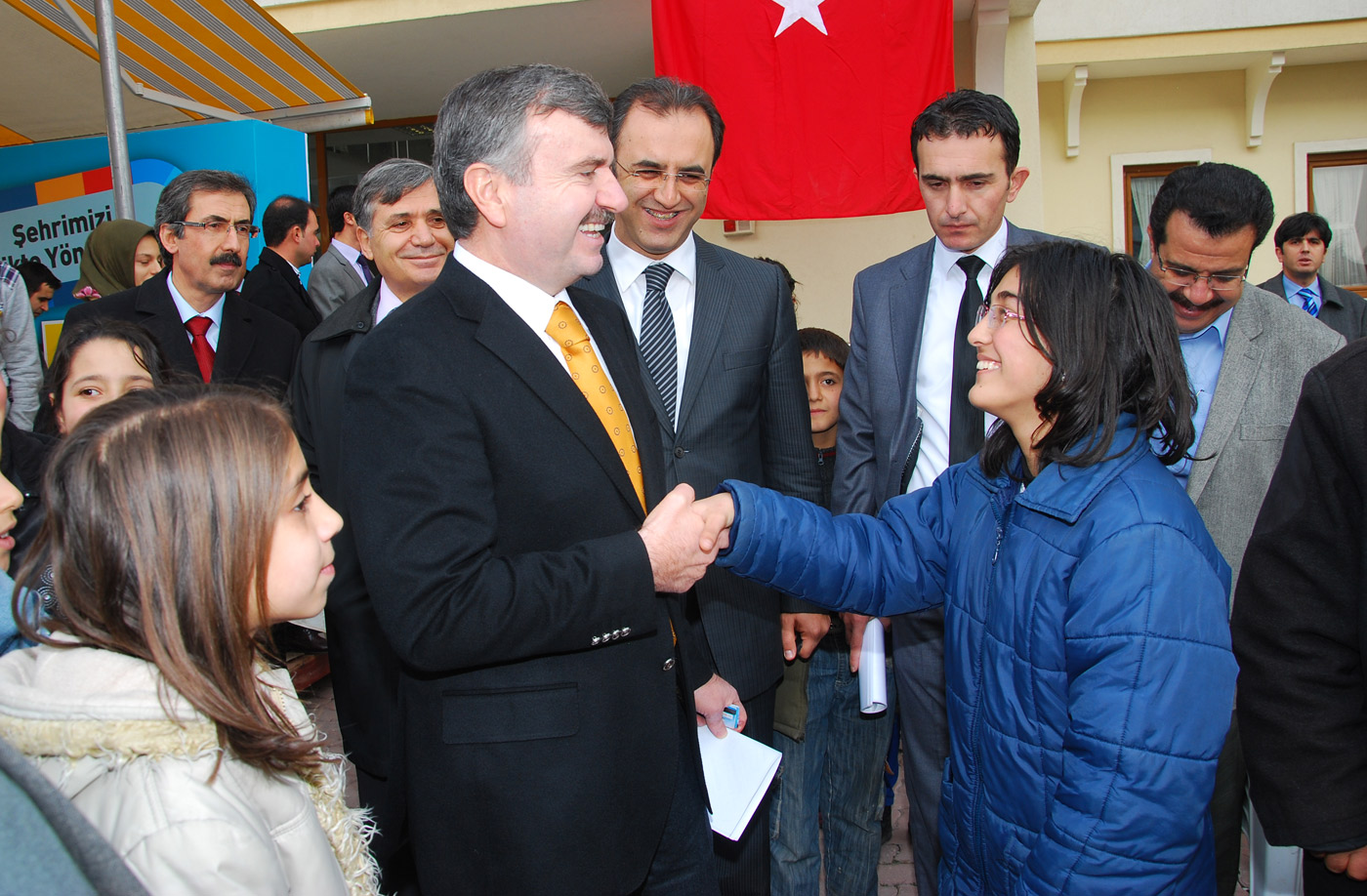 Çocuklarımızın Maddi ve Manevi Gelişimlerini Sağlayalım