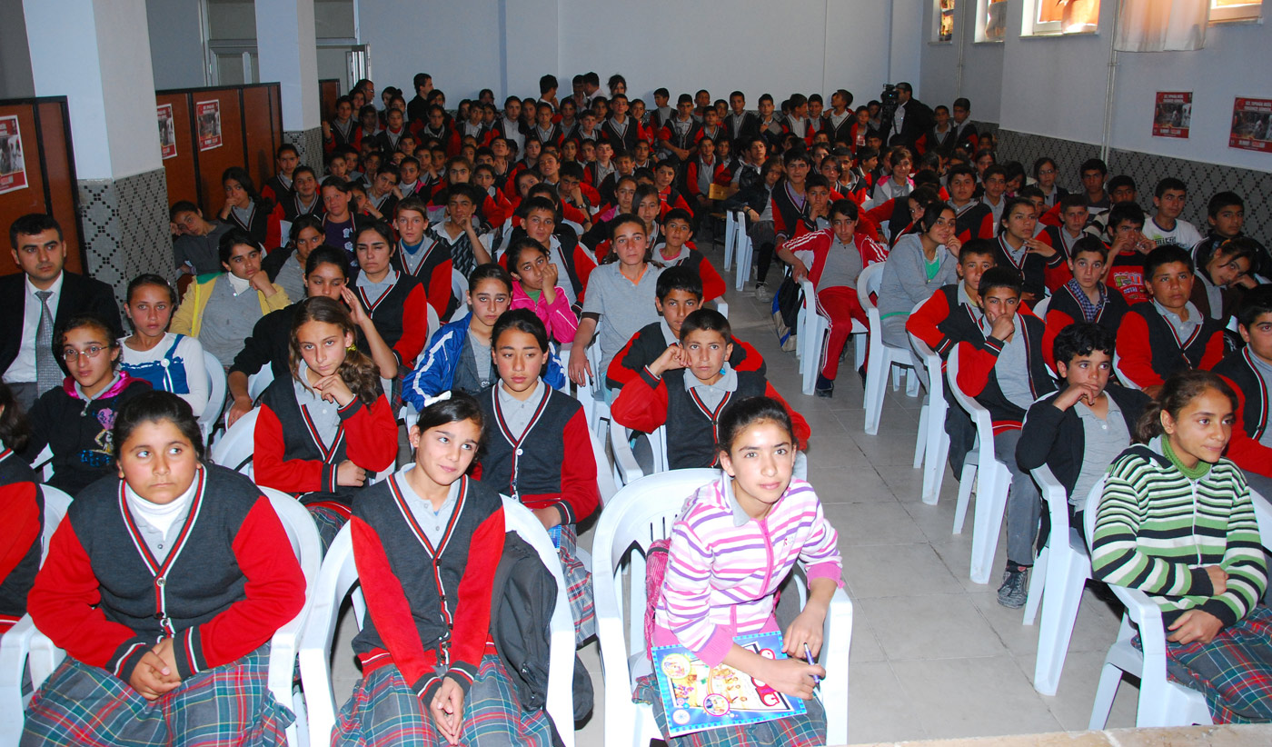 Öğrencilere 'Doğru İletişim Başarılı Birey' Seminerleri