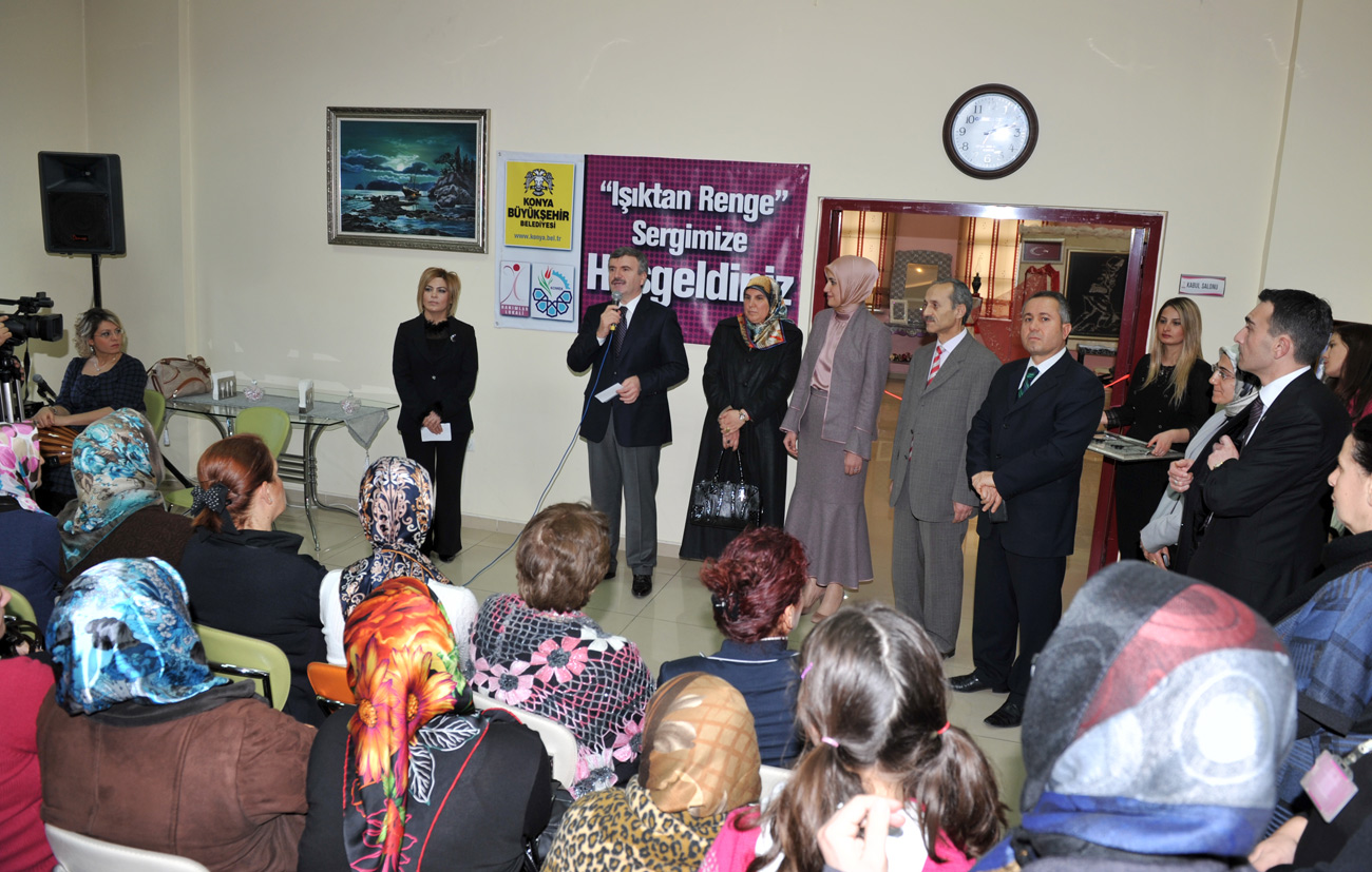 Selçuklu Hanımlar Lokali'nden 'Işıktan Renge' Sergisi