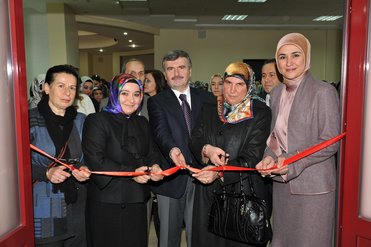 Selçuklu Hanımlar Lokali'nden 'Işıktan Renge' Sergisi