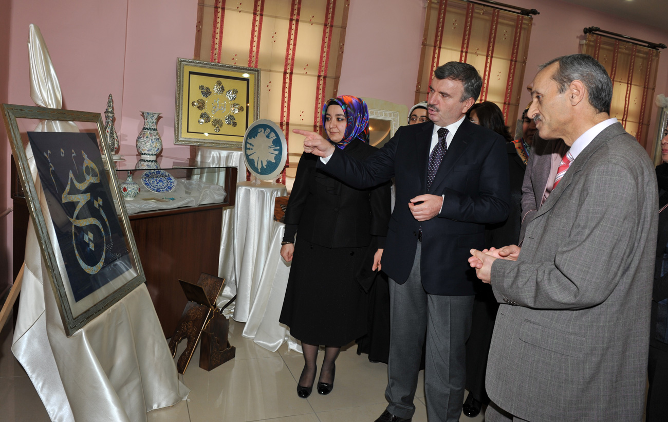 Selçuklu Hanımlar Lokali'nden 'Işıktan Renge' Sergisi