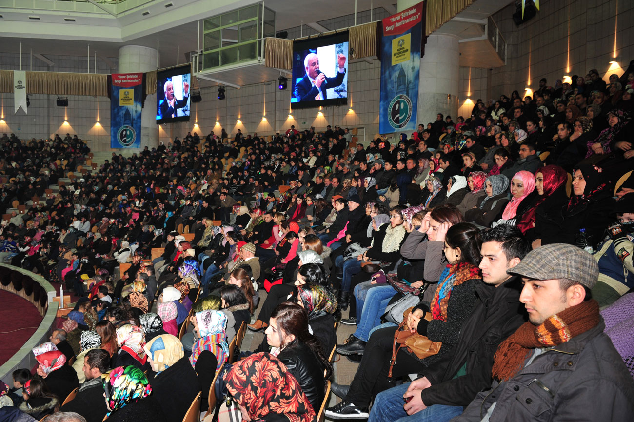Huzur Şehrinde Sevgi Konferansları Nihat Hatipoğlu İle Başladı