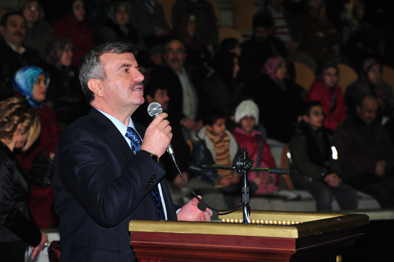Huzur Şehrinde Sevgi Konferansları Nihat Hatipoğlu İle Başladı
