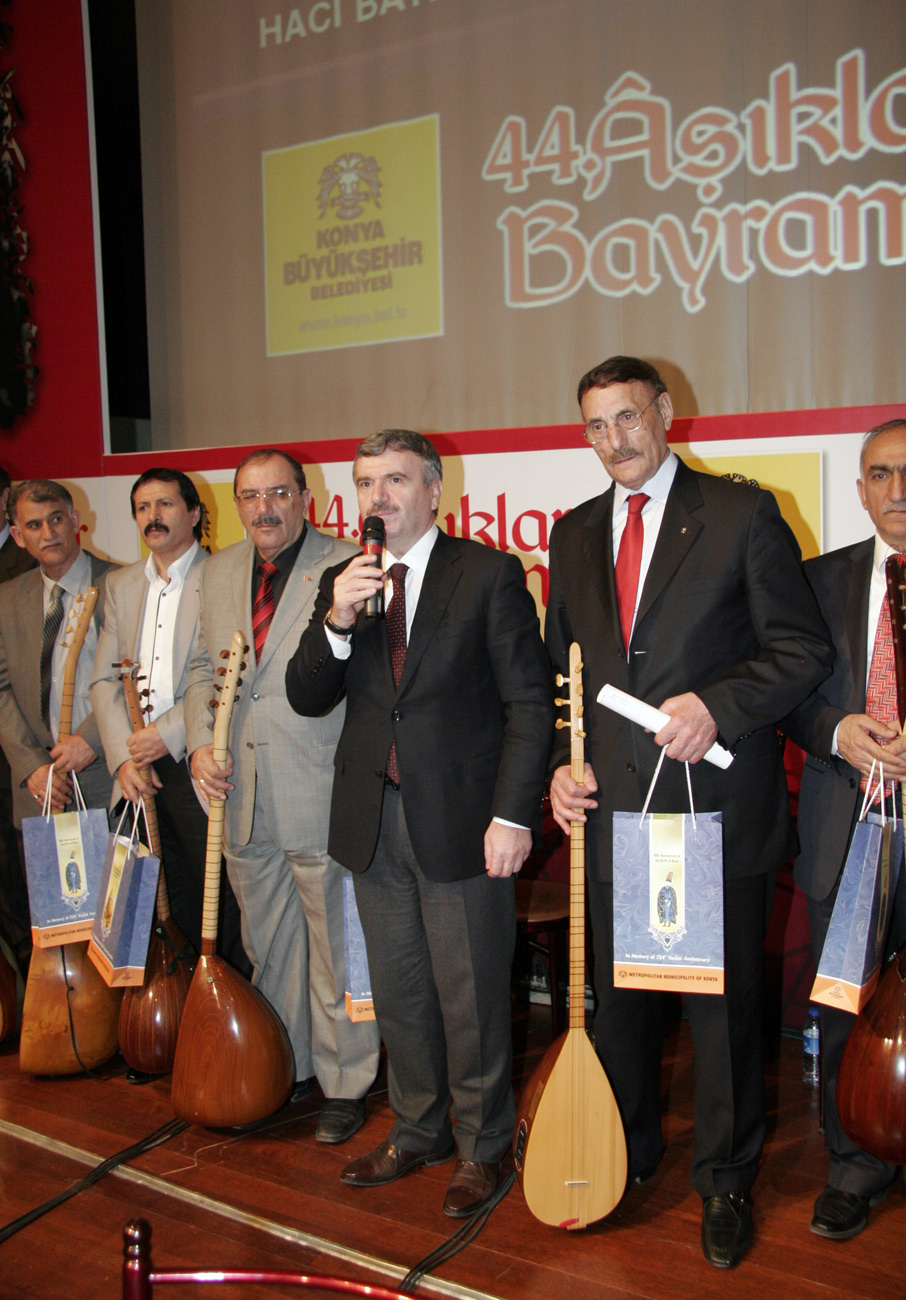 Aşıklar Bayramı Coşkuyla İzleniyor