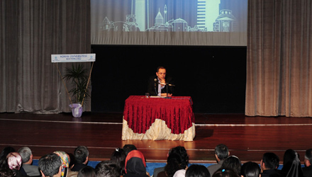 Erhan Afyoncu'dan 'Şehir ve Tarih' Konferansı