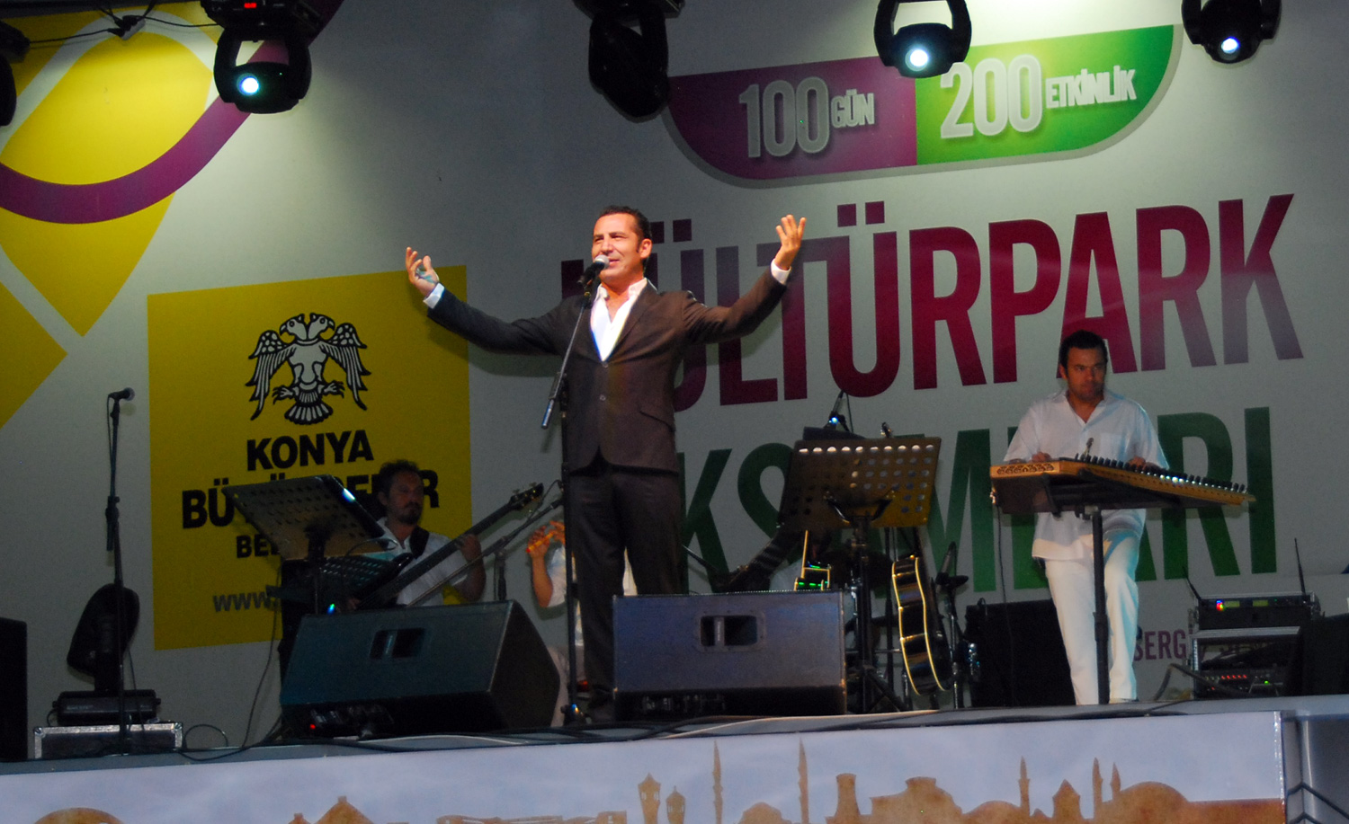 Ferhat Göçer'den Kültürpark Akşamları'nda Muhteşem Konser