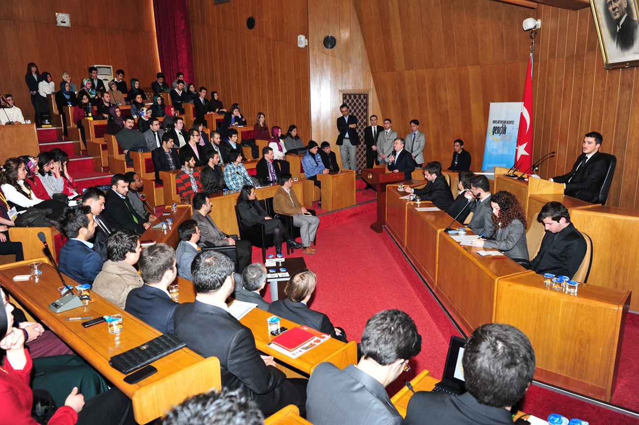 Gençler Büyükşehir Gençlik Meclisi'nde Buluştu