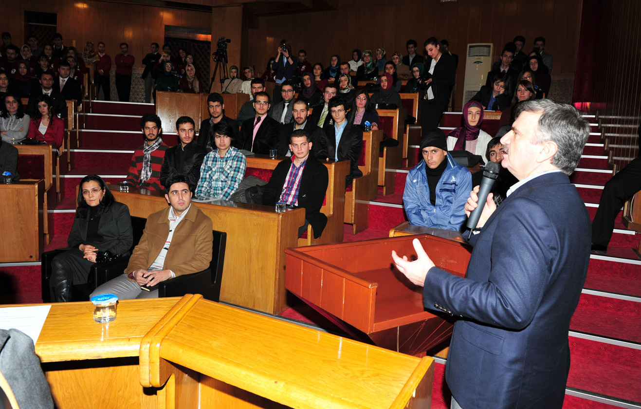Gençler Büyükşehir Gençlik Meclisi'nde Buluştu