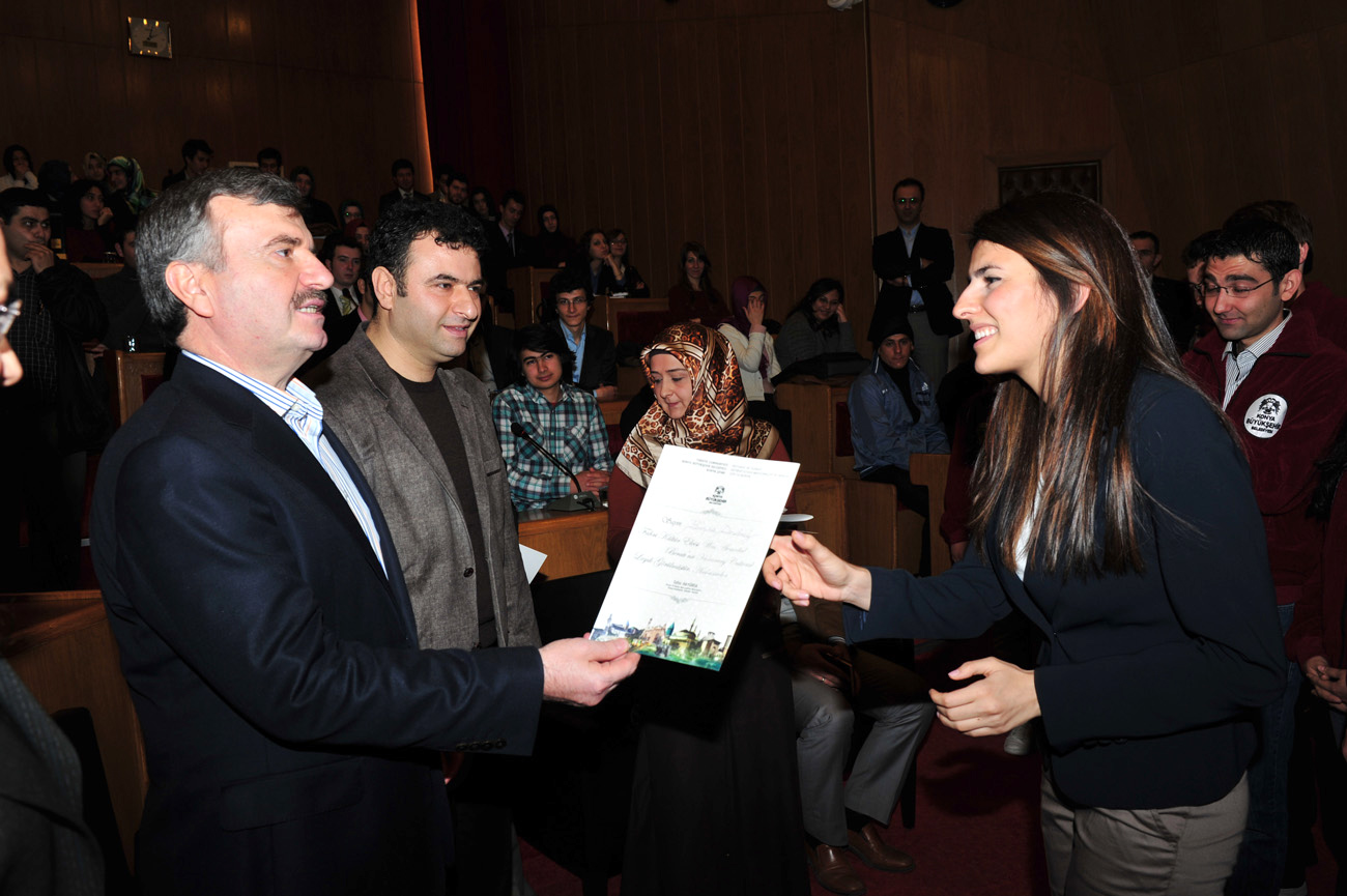 Gençler Büyükşehir Gençlik Meclisi'nde Buluştu