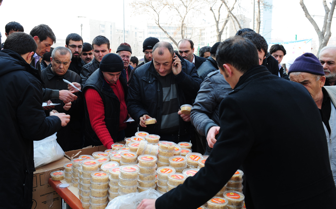 Bahâeddin Veled'in Vefat Yıl Dönümünde Helva İkramı Yapıldı