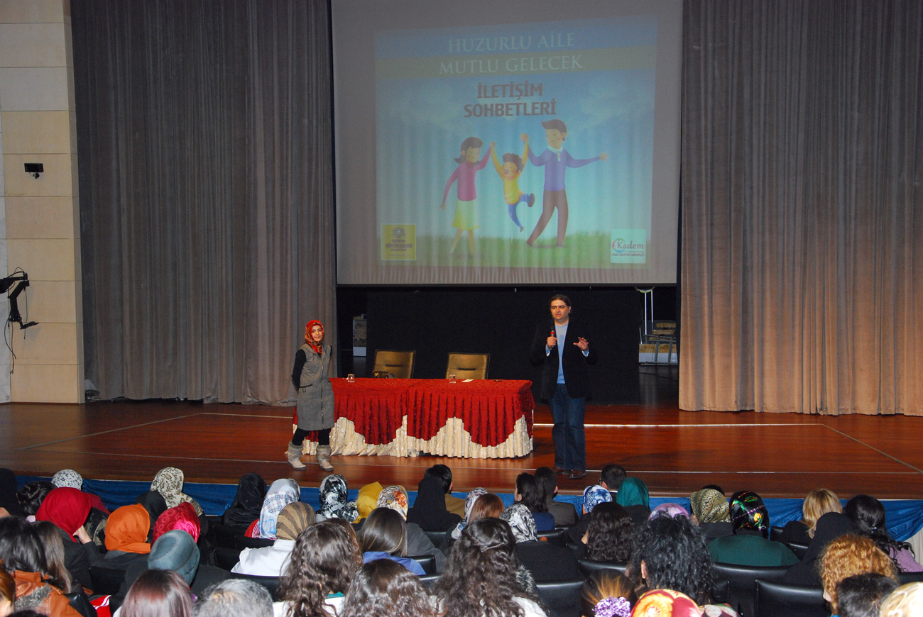 Büyükşehir'den 'Huzurlu Aile Mutlu Gelecek' Konferansları