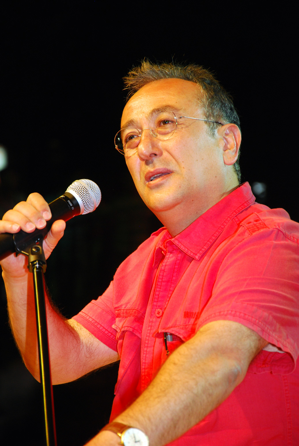 Kültürpark'ta Esat Kabaklı ve Tayfun Talipoğlu Sahne Aldı