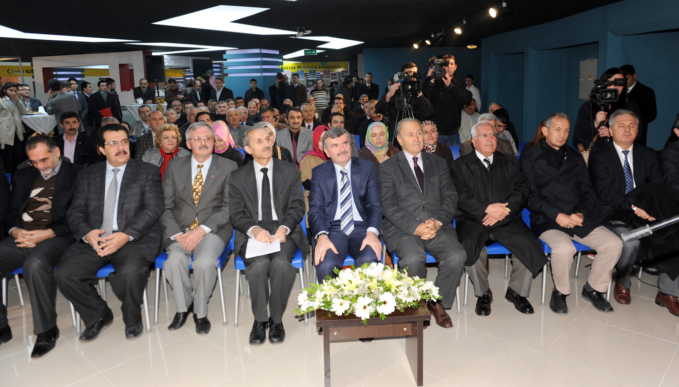 Konya Kitap Günleri Zindankale Sanat Galerisi'nde