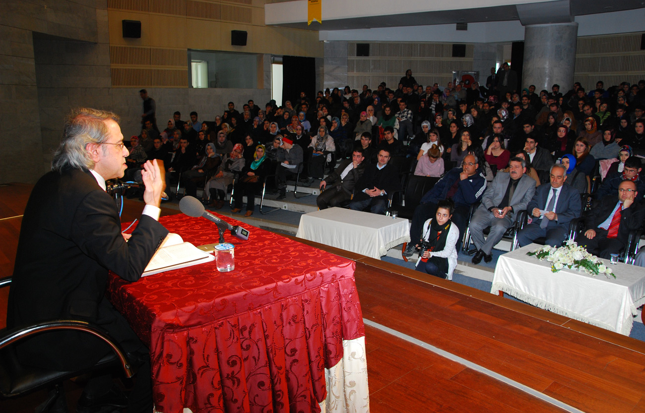 Şehir Konferansları'na Mustafa Armağan Konuk Oldu