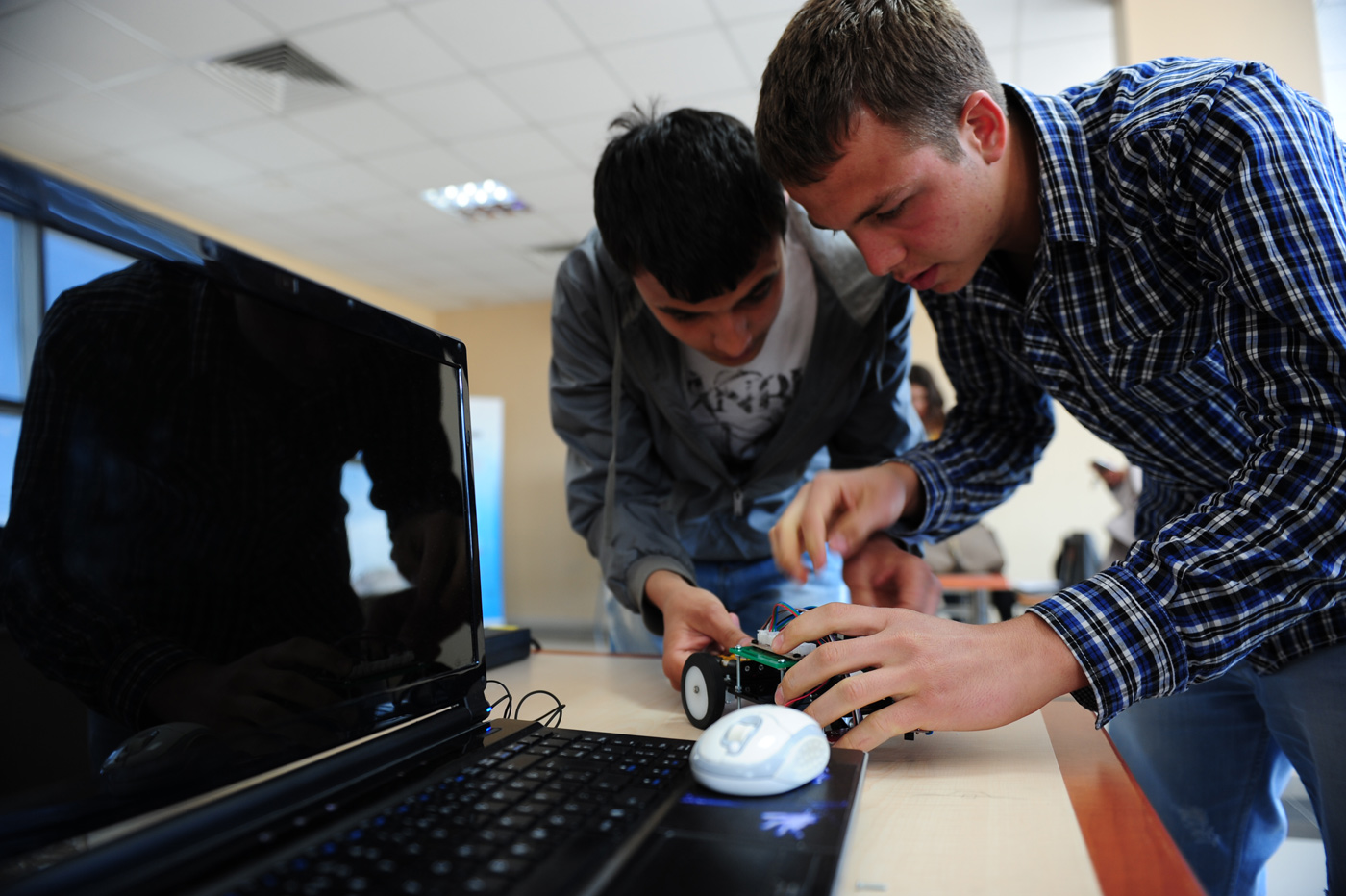 Geleceğin Robot Tasarımcıları Yarıştı