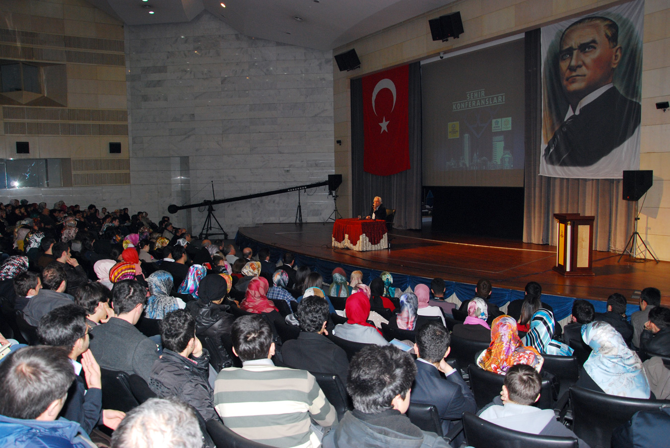 Yavuz Bahadıroğlu 'Şehir ve Çanakkale Ruhu'nu Anlattı