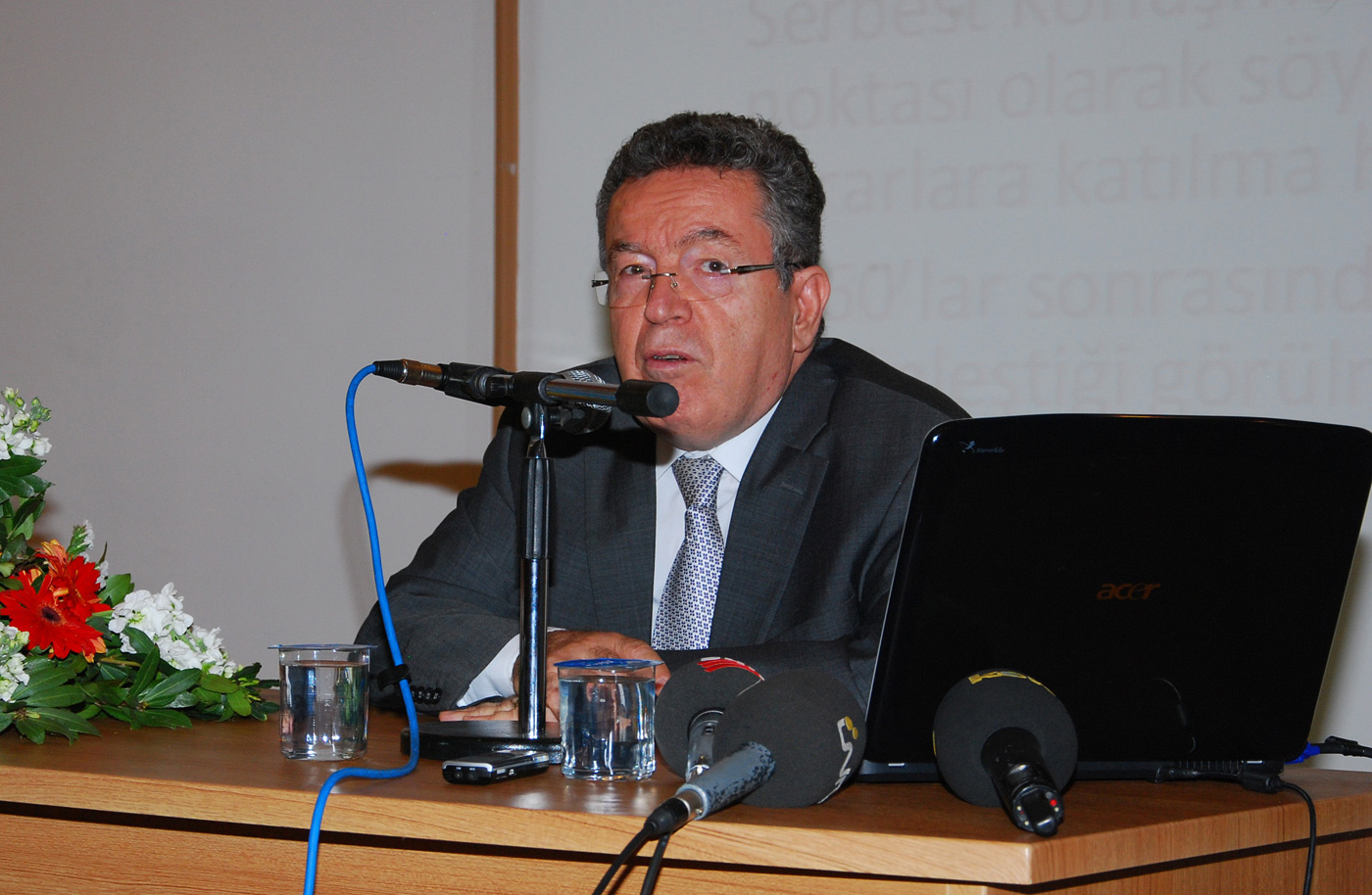 Yusuf Ziya Özcan 'Şehir ve Üniversite'yi Anlattı